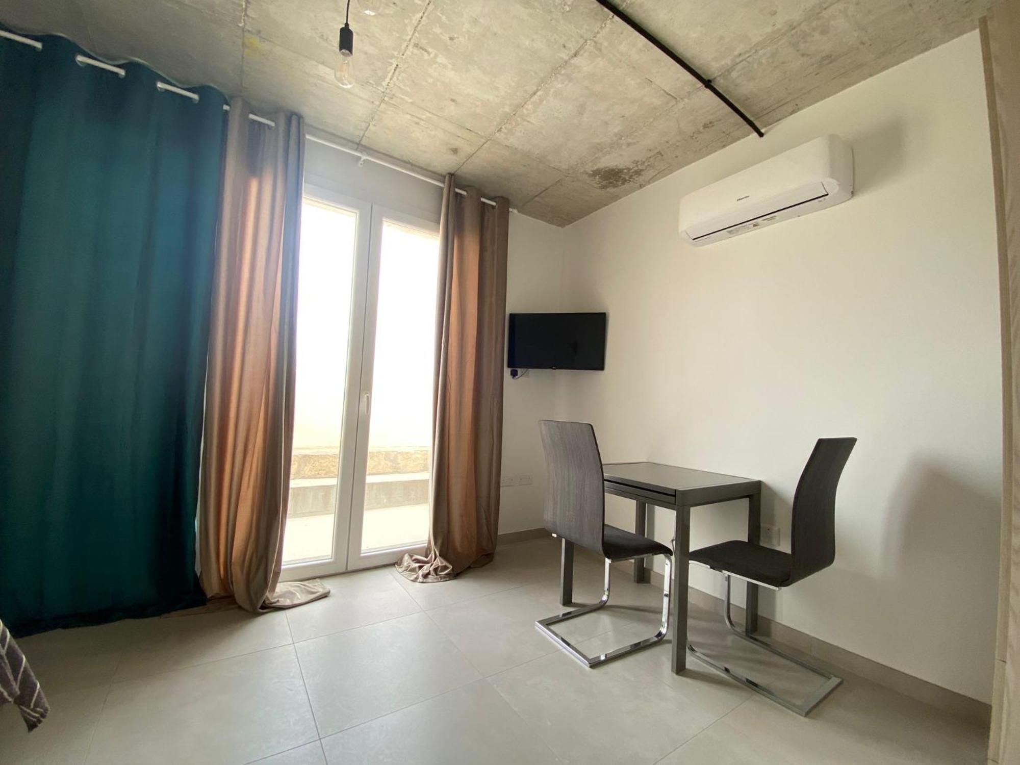 Minimal & Arty Townhouse Apartment Hamrun Exterior photo
